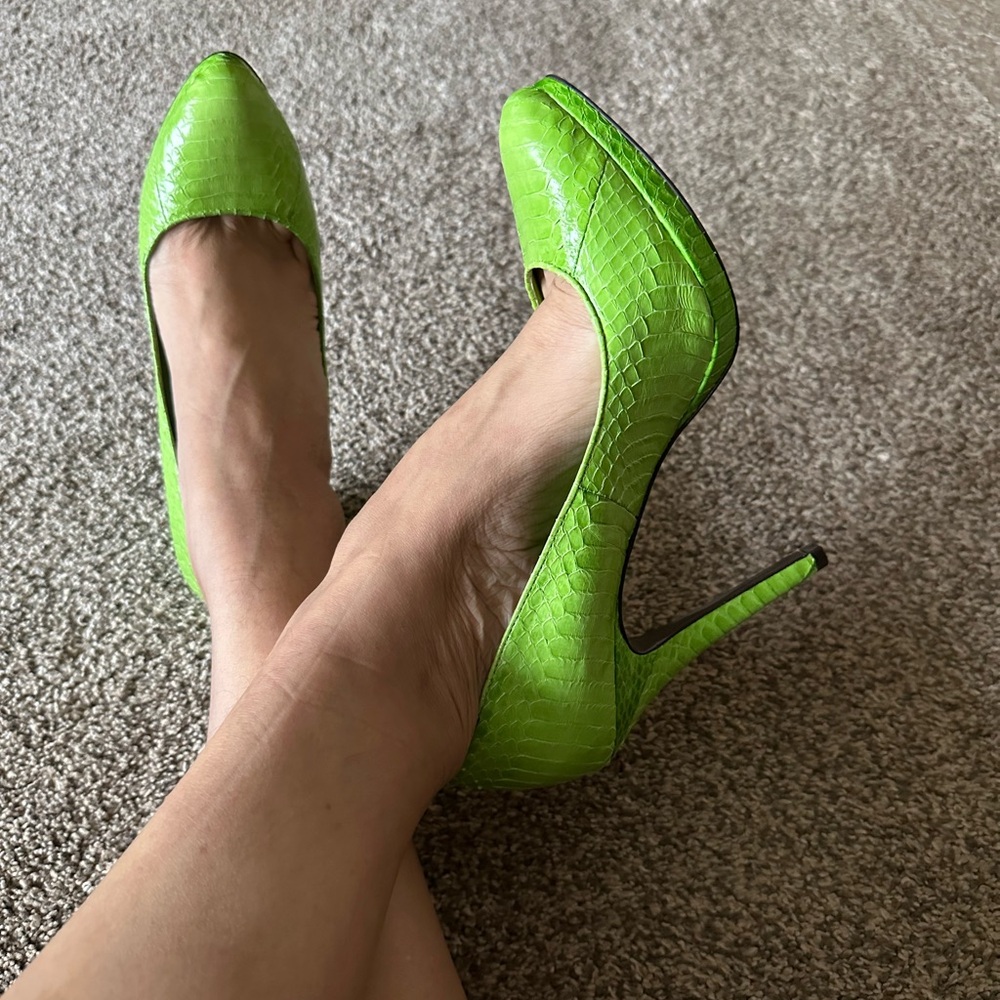 Lime green snake skin pumps